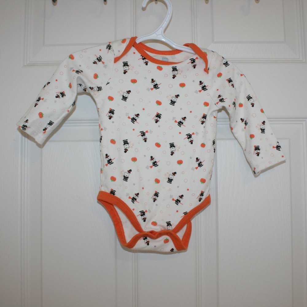 3/$20 Unisex Halloween baby onesie 9 months